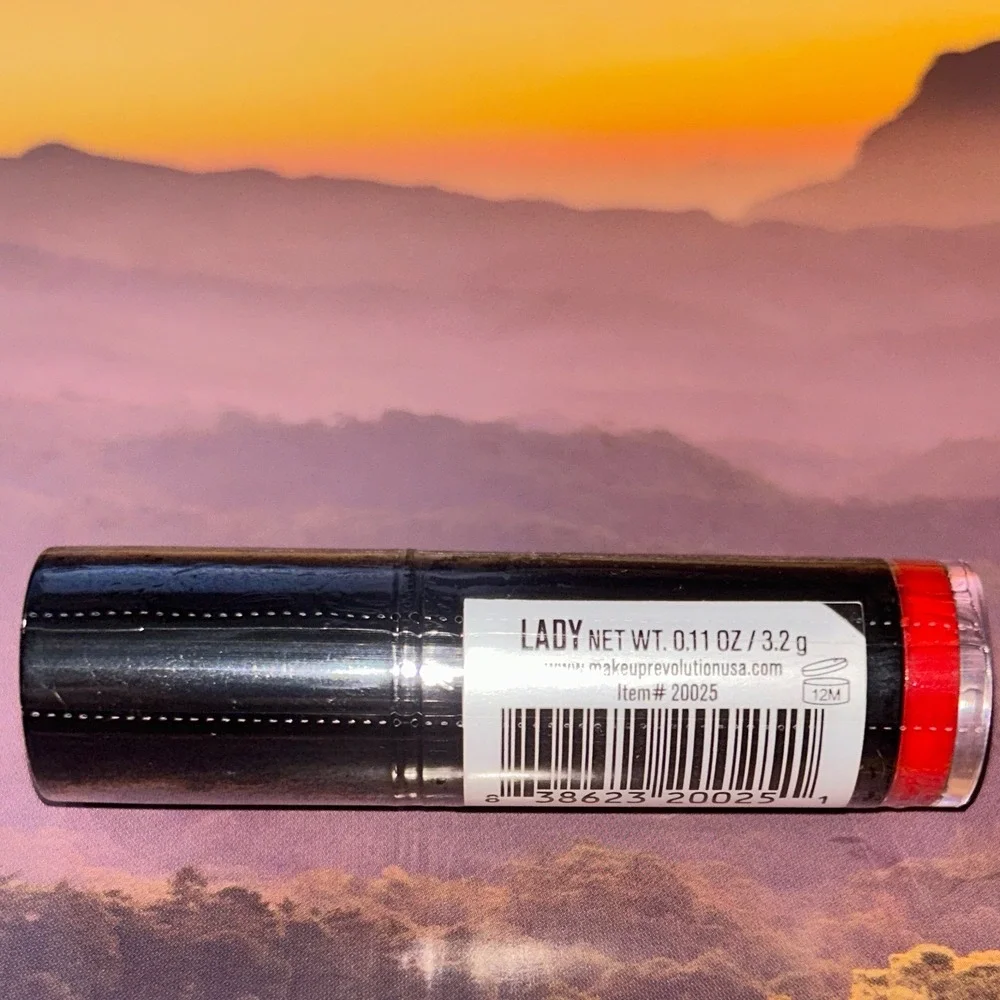 MAKEUP REVOLUTION Lipstick LADY Red‎ Color Beauty